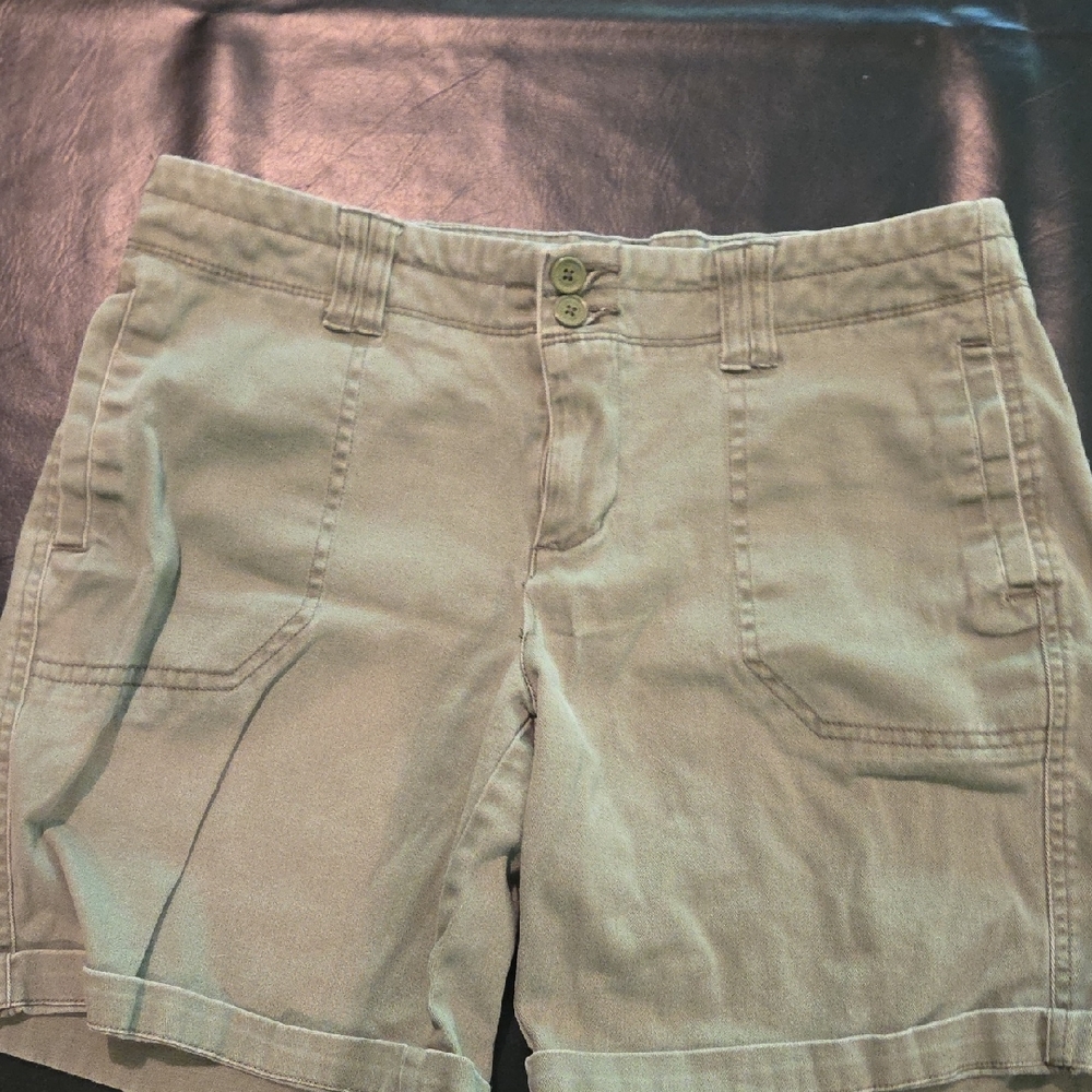 Maurices Women's Light Tan Cargo Shorts